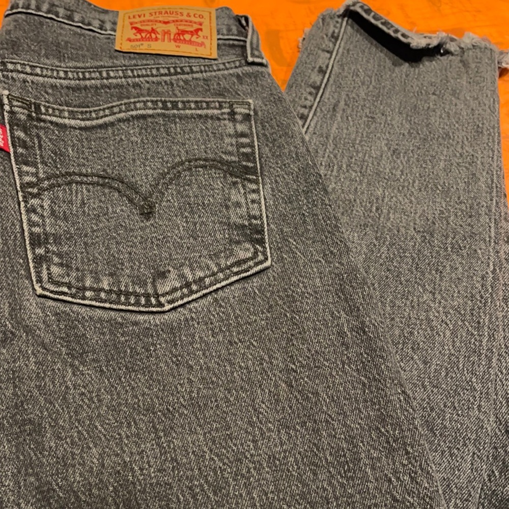 Levi Strauss & Co. 501 S gray skinny denim jeans. Size waist 27 length 28.